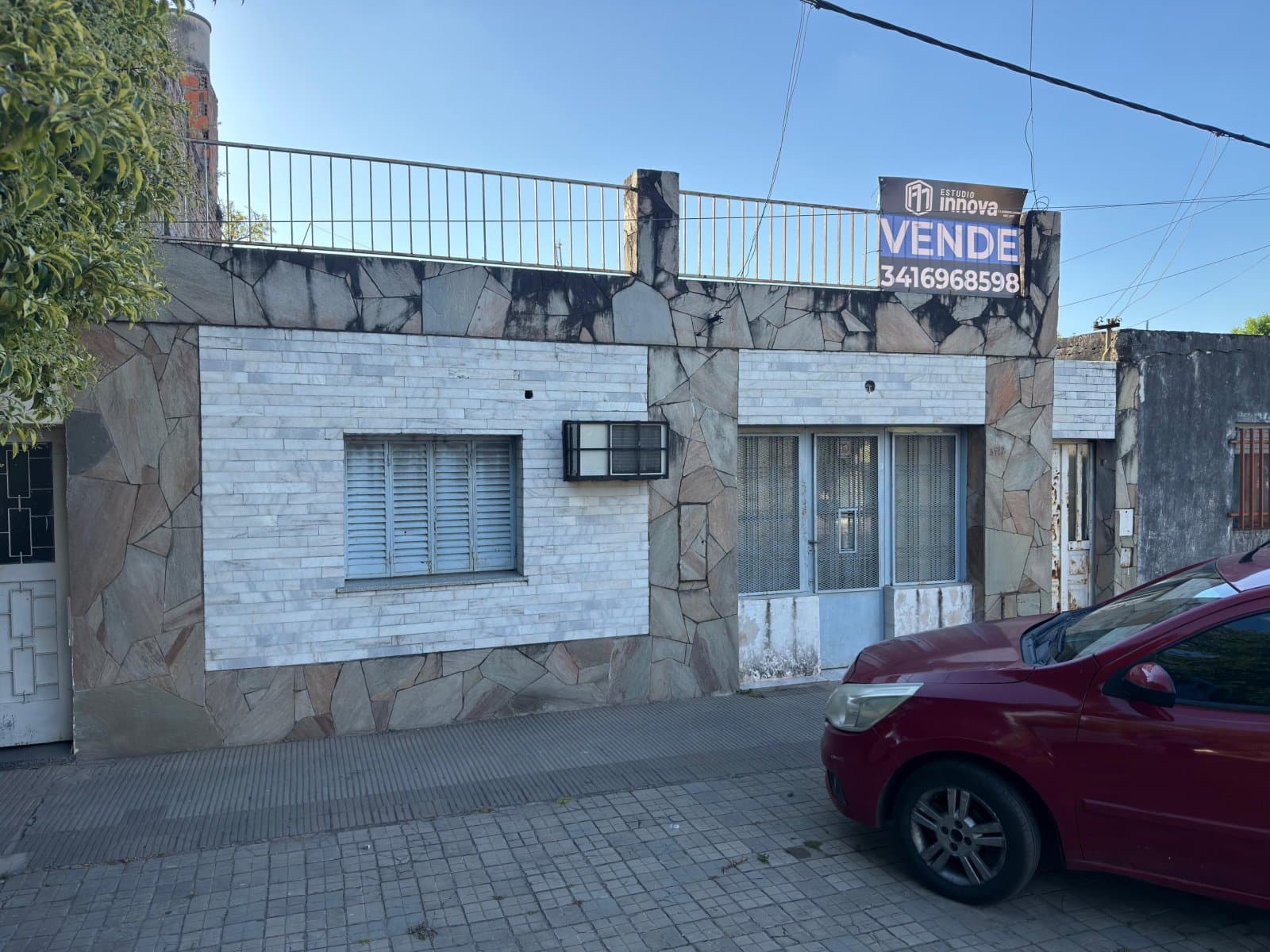 Alsina al 3700. Casa 2 Dormitorios + otra de pasillo - 1