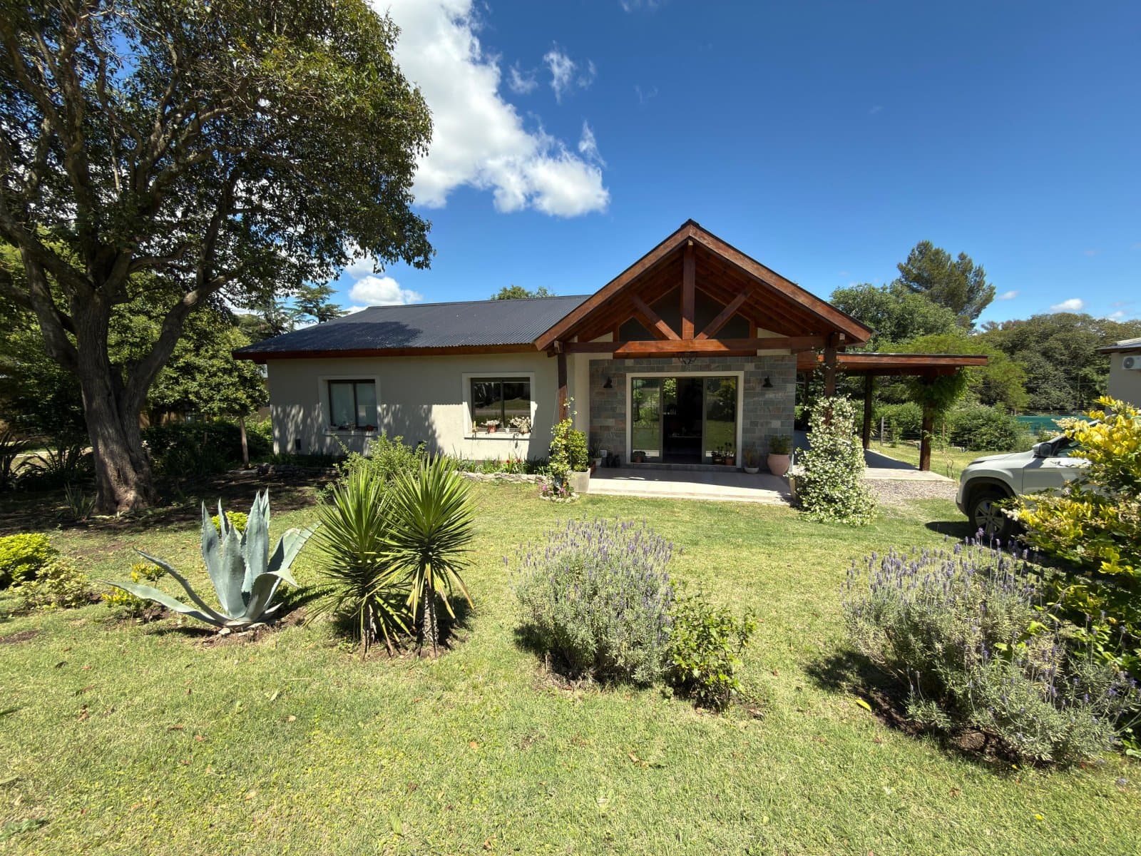 Casa de 3 dormitorios en barrio privado Los Molles, Villa General Belgrano - 1