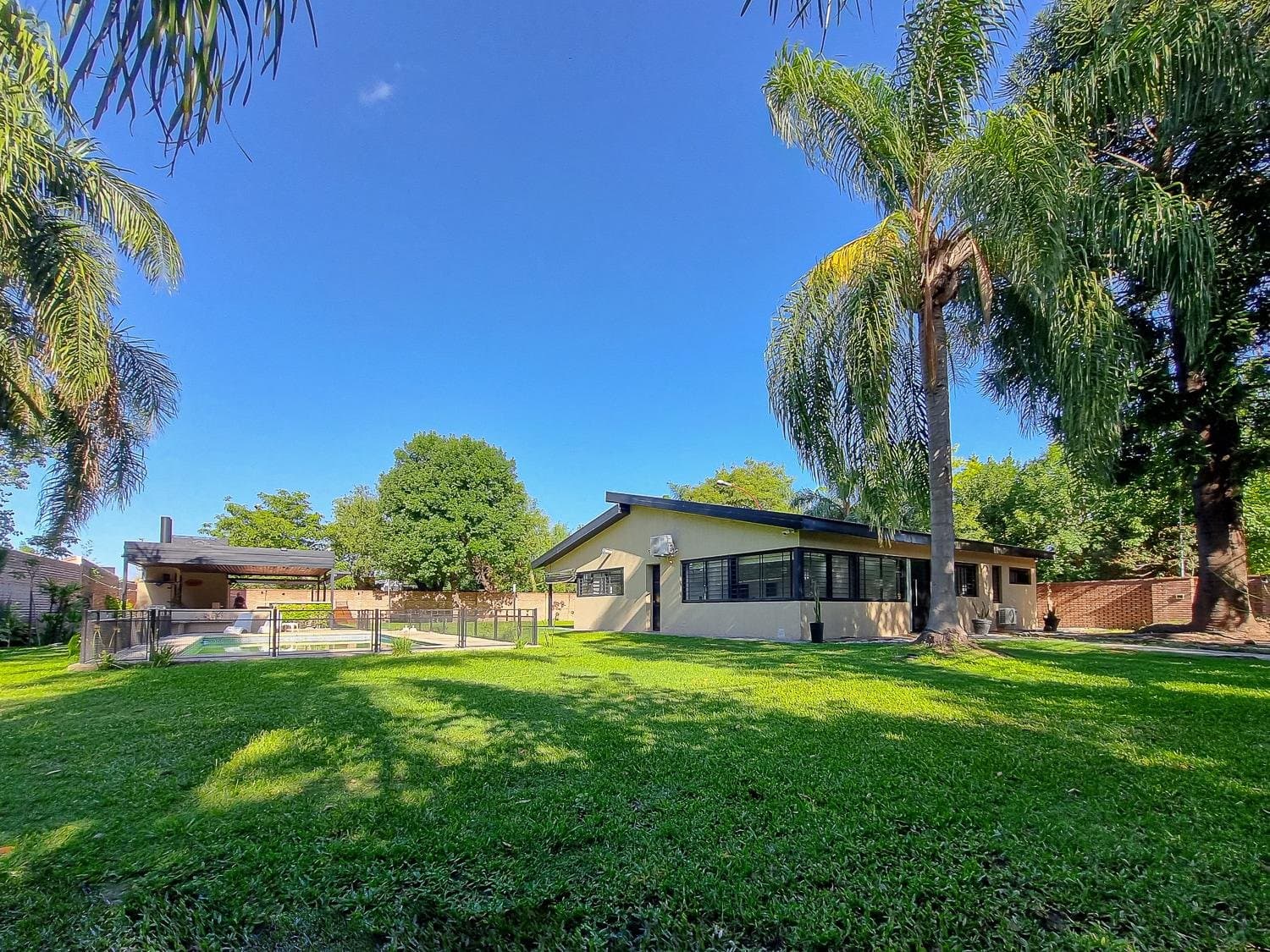 Los Arrayanes 2027 Ibarlucea - VENTA Casa 3 Dormitorios - 1