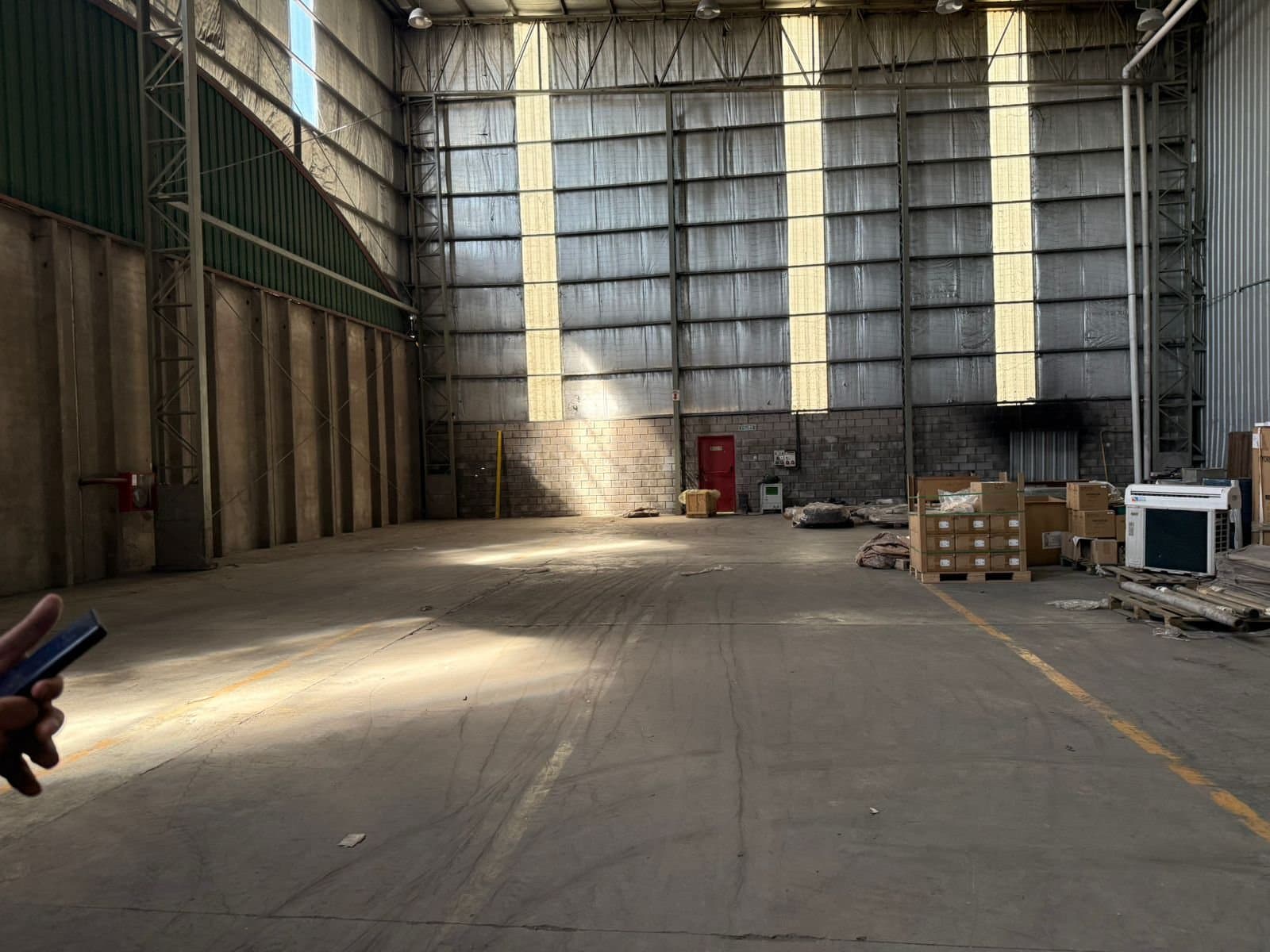 Depósito en alquiler en Escobar 850 m2 con playa, seguridad 24 hs parque cerrado - 1