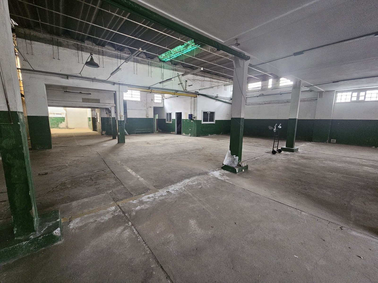 Inmueble Con Talleres Y Oficinas - 1