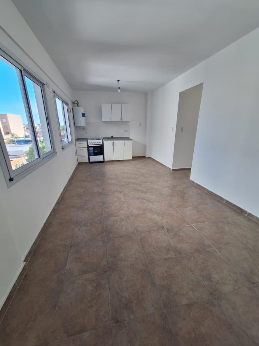 VENTA DEPTO 2 AMB. C/COCHERA VILLA LUZURIAGA (UNLAM) - 1
