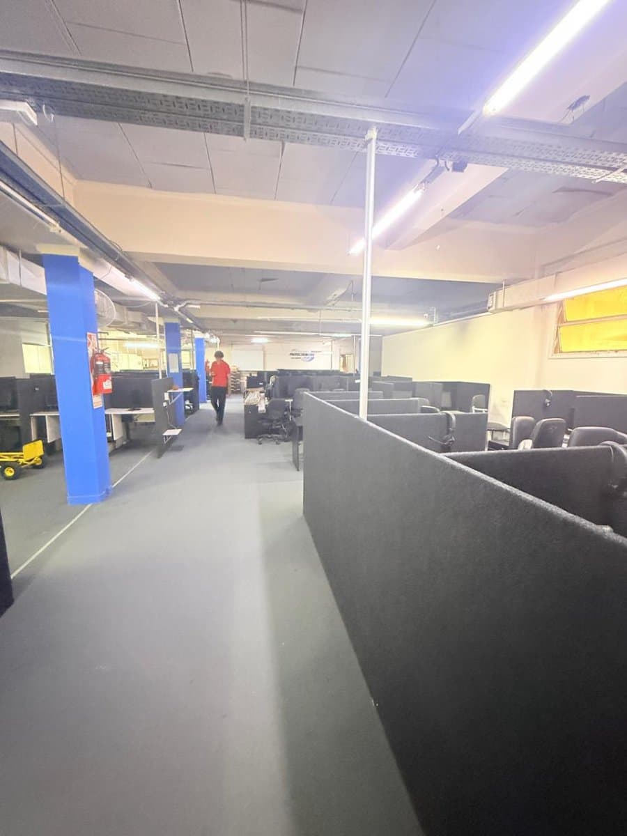 Piso de Oficinas en Alquiler S/ Av. General Paz - 1