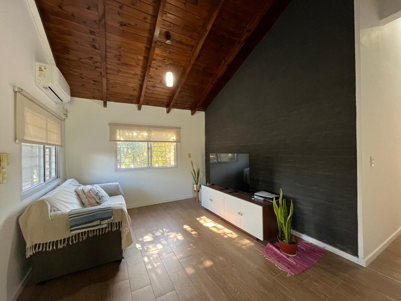 ESTRATÉGICA ESQUINA - IDEAL COMERCIO (Juan Manuel de Rosas 4411, Funes) - 1