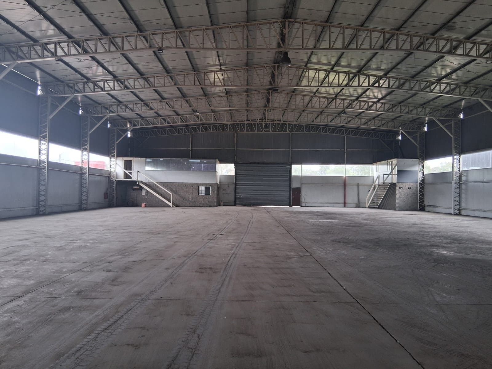 ALQUILER NAVE 1.800m2 MORENO Parque Industrial - 1