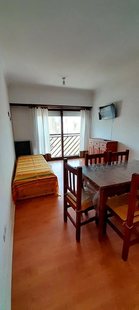 Alquiler por invierno 2 ambientes en Miramar. Edificio Torremarina. - 1