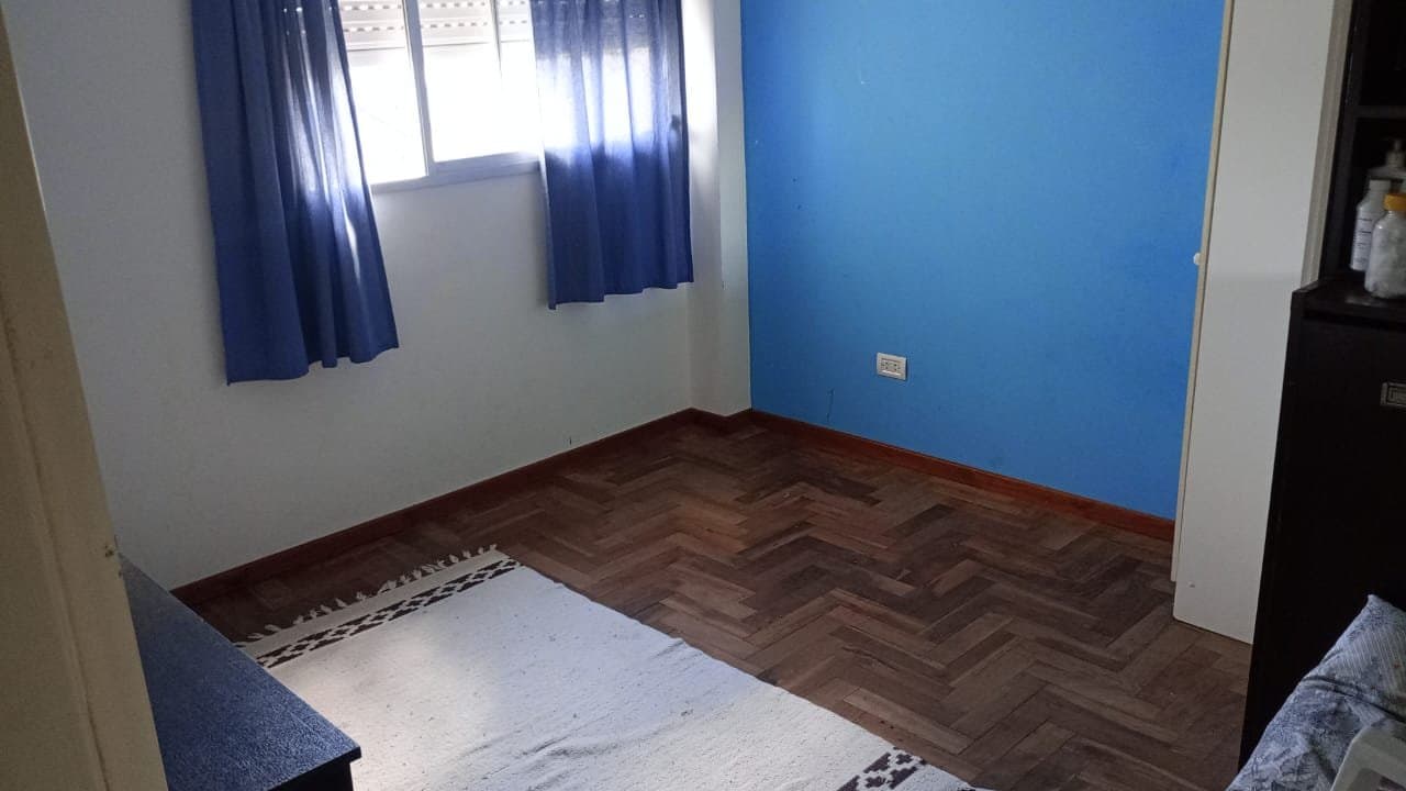 Alquiler 12 meses departamento 3 ambientes en Miramar. Edificio Casineros. - 1