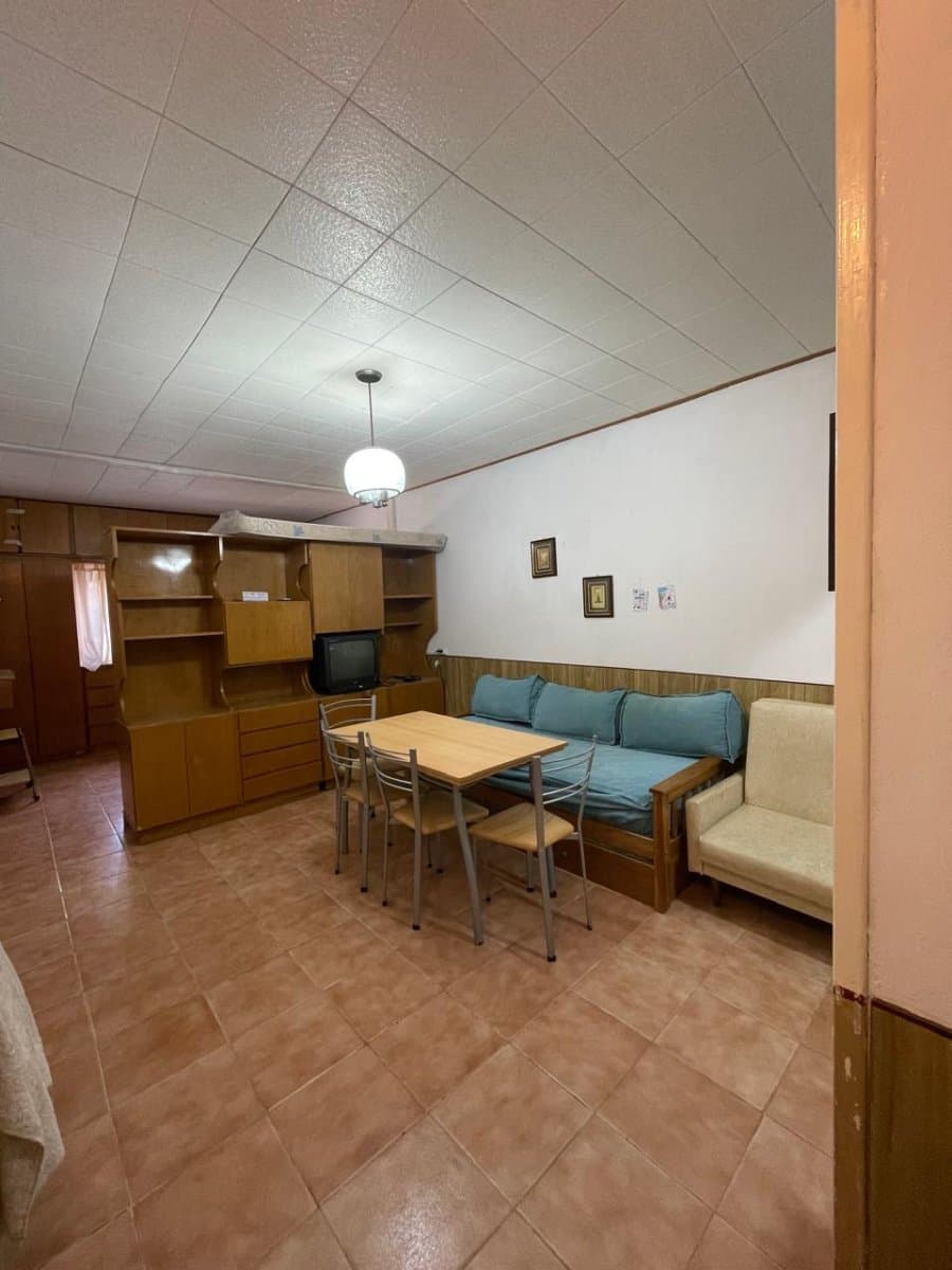 Alquiler por invierno departamento 2 ambientes en Miramar. - 1