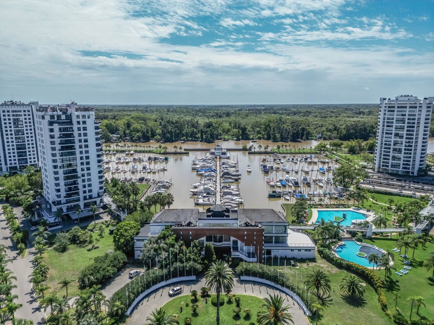 Oportunidad Venta Depto 4 amb, Balcón con parrilla en Marinas Golf. Amarra, tenis, Padel, Golf, Pilleta y Gimnasio. - 1