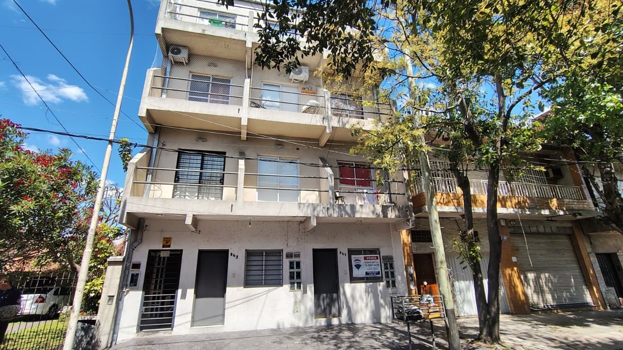 Departamento 2 ambientes con balcon - Venta - 1