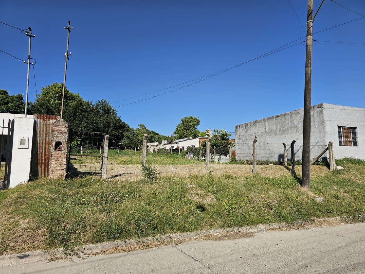 Amplio terreno de 15x25 en calle Matanza entre Larrea y Lamadrid - 1