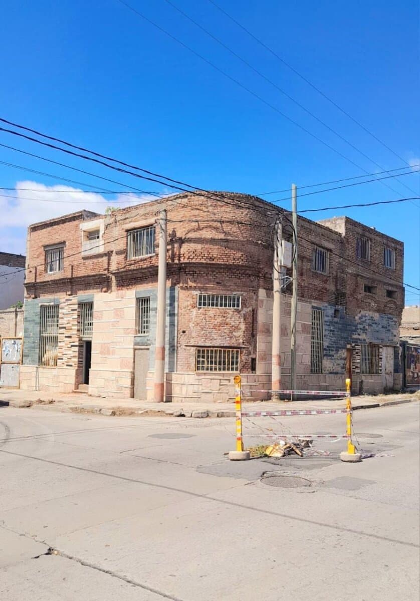 VENDO DEPÓSITO/FÁBRICA A DEMOLER Y/O RECICLAR SOBRE CALLE GINO GALEOTTI - 1