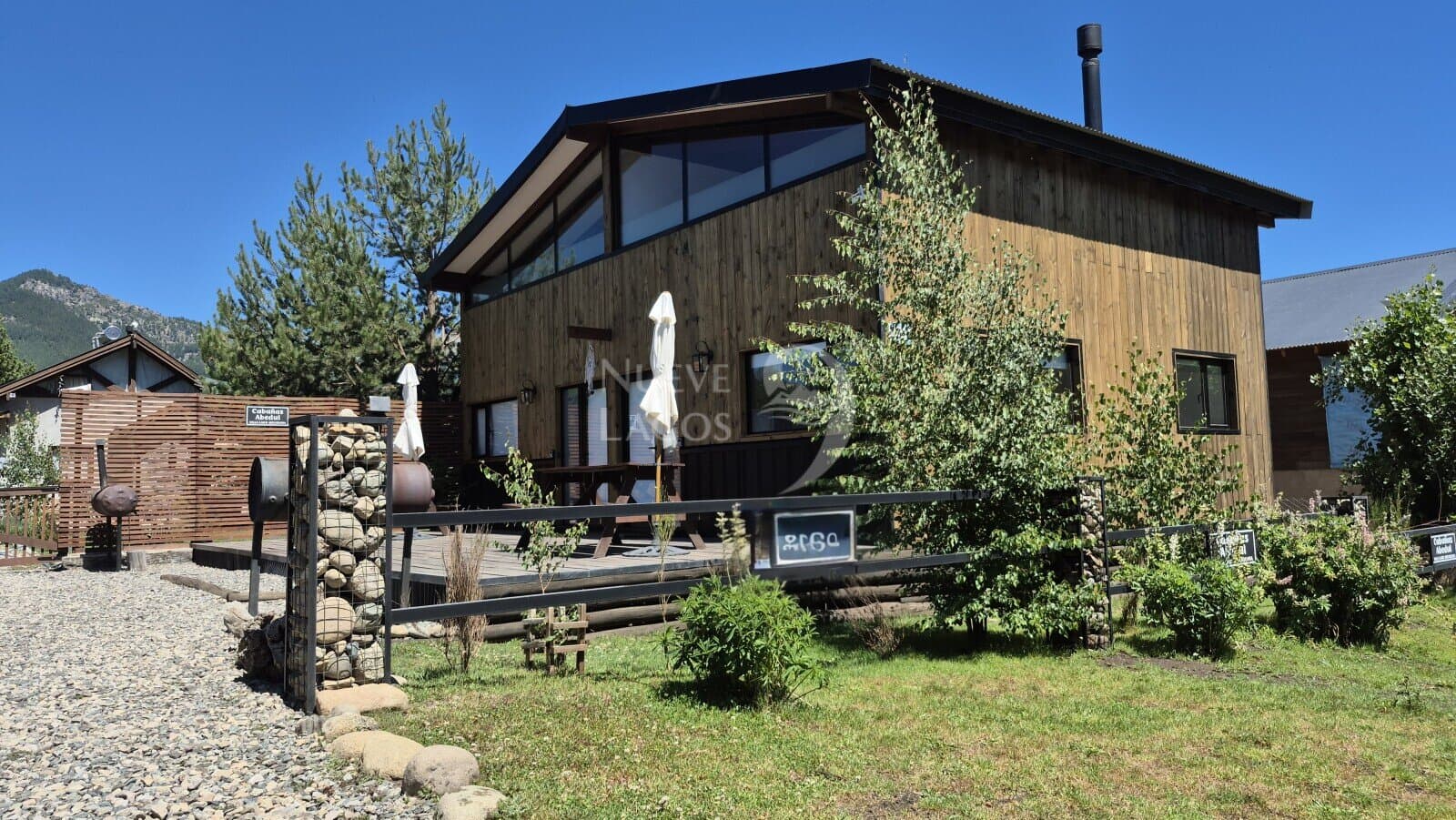 Vende de complejo: dos cabañas, tres tiny house y casa particular en Meliquina - 1