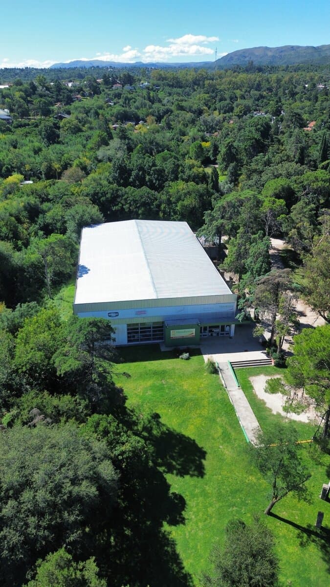 VENTA NAVE INDUSTRIAL LA FALDA 1700 M2 - 1