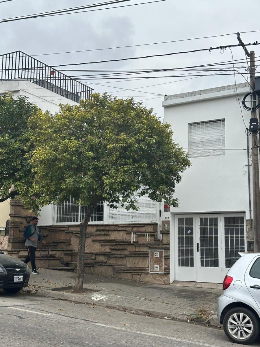 Casa en Alquiler - 3 dormitorios - Barrio General Paz - 1