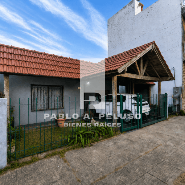 VENTA CASA AL FRENTE Y CASA AL CONTRAFRENTE. MERLO. ZONA OESTE. BUENOS AIRES. - 1