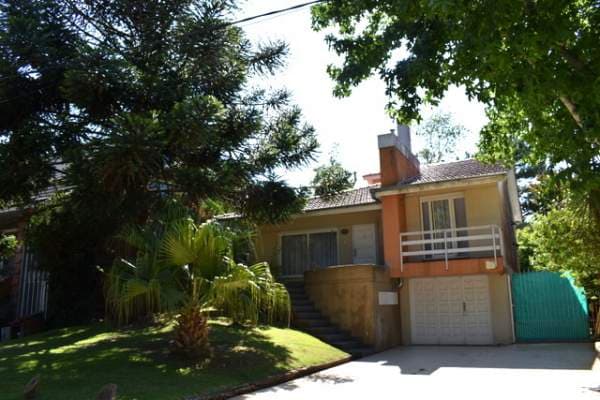 CASA EN EL MONTE - 1