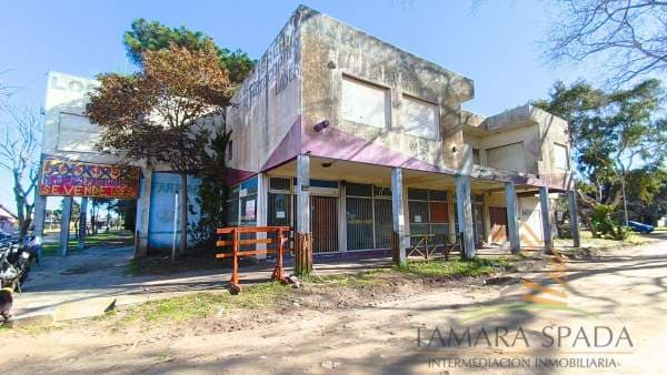 LOCAL CON VIVIENDA EN ZONA COMERCIAL - 1