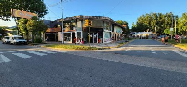 Oportunidad Venta De 6 Locales Comerciales En Santa Teresita - 1