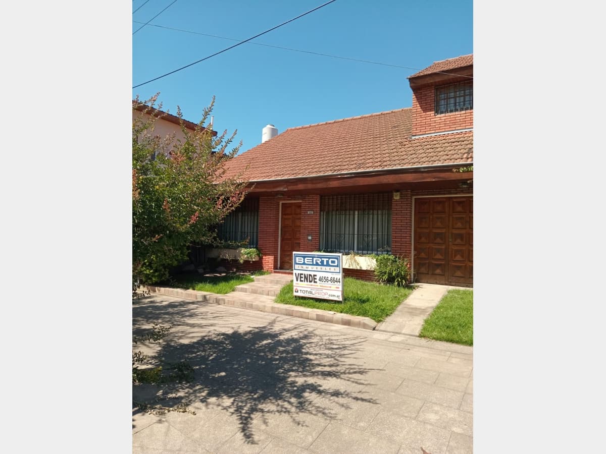 Chalet en Venta Haedo / Moron (A004 3454) - 1