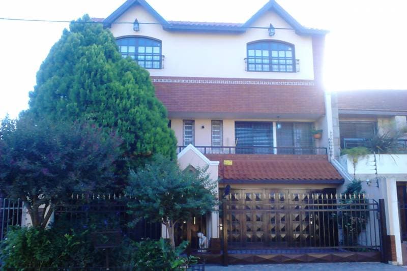 Chalet en Venta Haedo / Moron (A025 2856) - 1