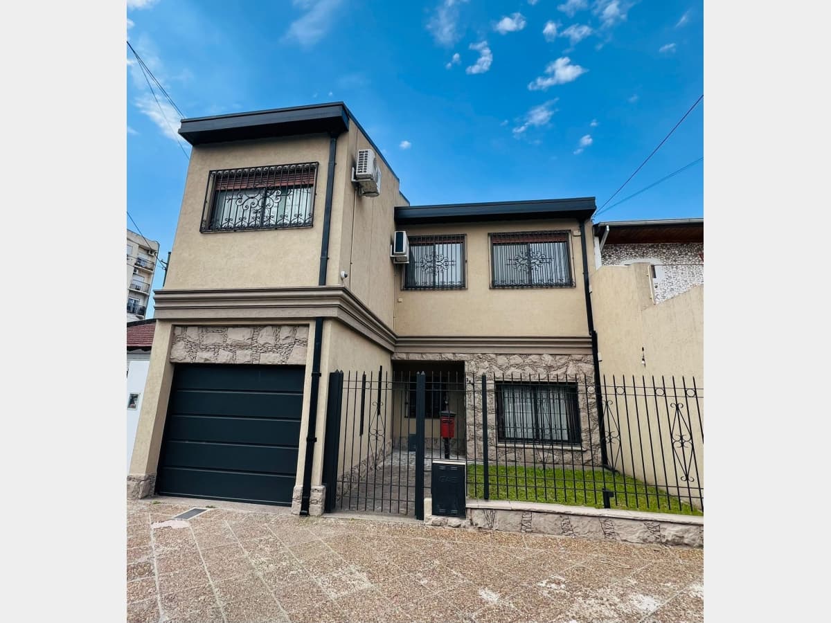 Chalet en Venta Ramos Mejia / La Matanza (A108 8195) - 1