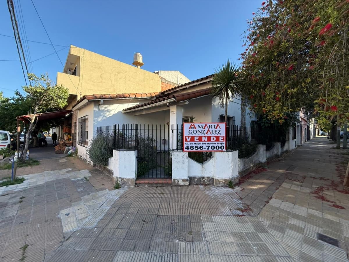 Chalet en Venta Ramos Mejia / La Matanza (A108 8196) - 1