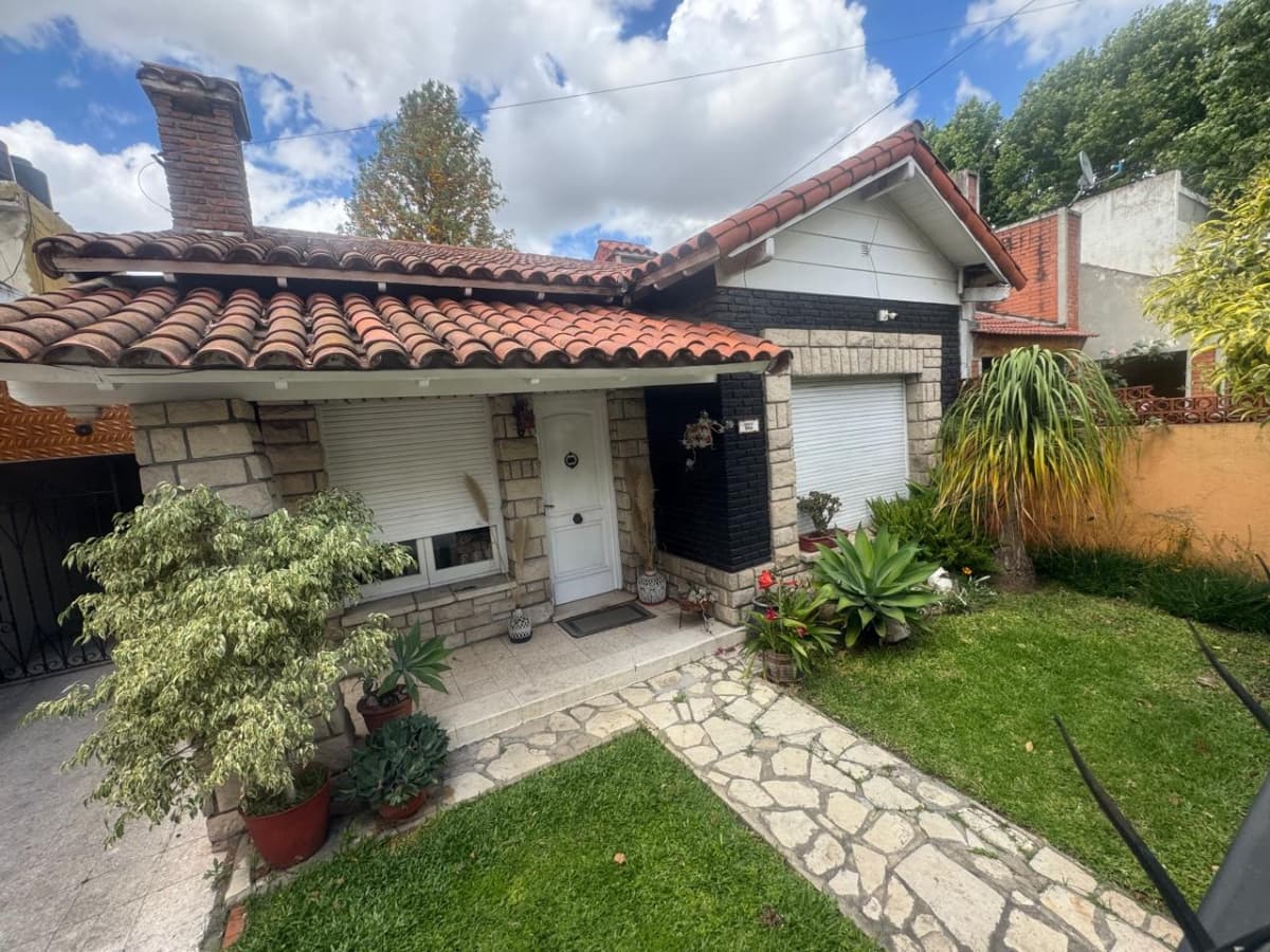 Chalet en Venta Ramos Mejia / La Matanza (A108 8201) - 1