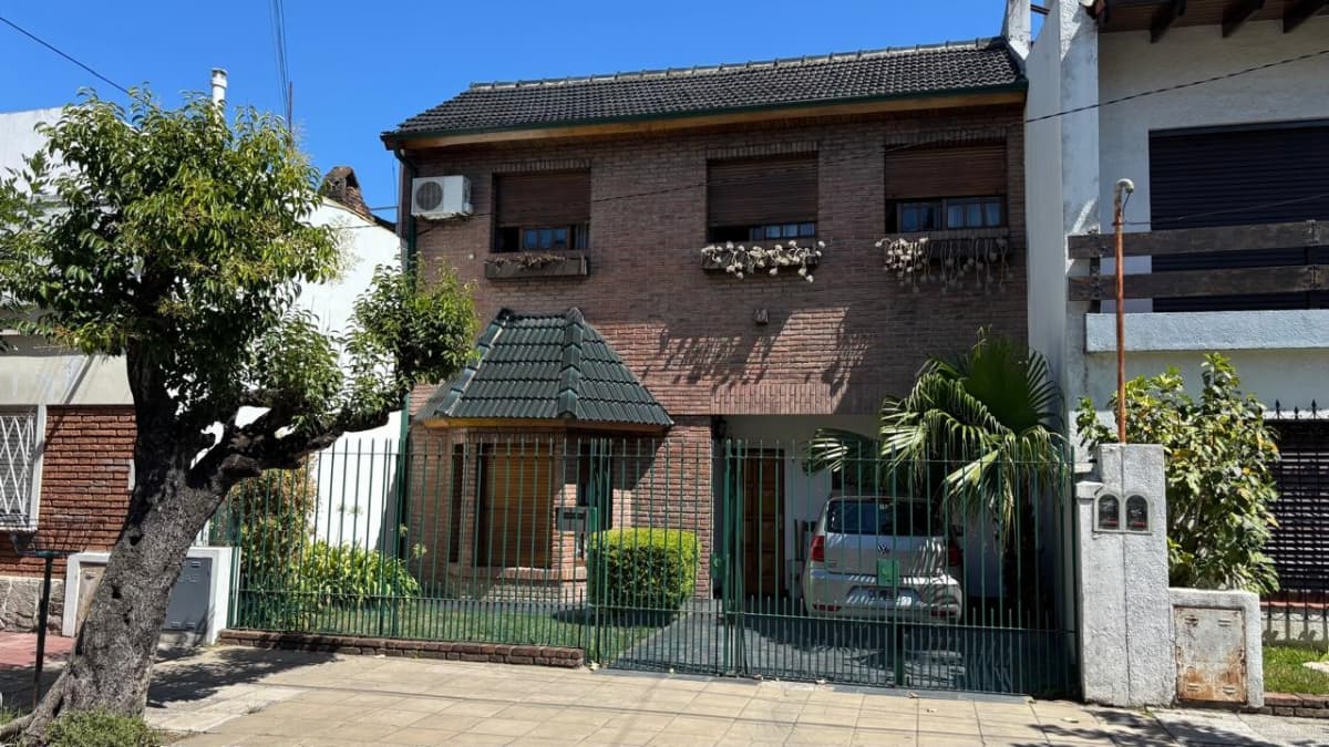 Chalet en Venta Ramos Mejia / La Matanza (A108 8258) - 1