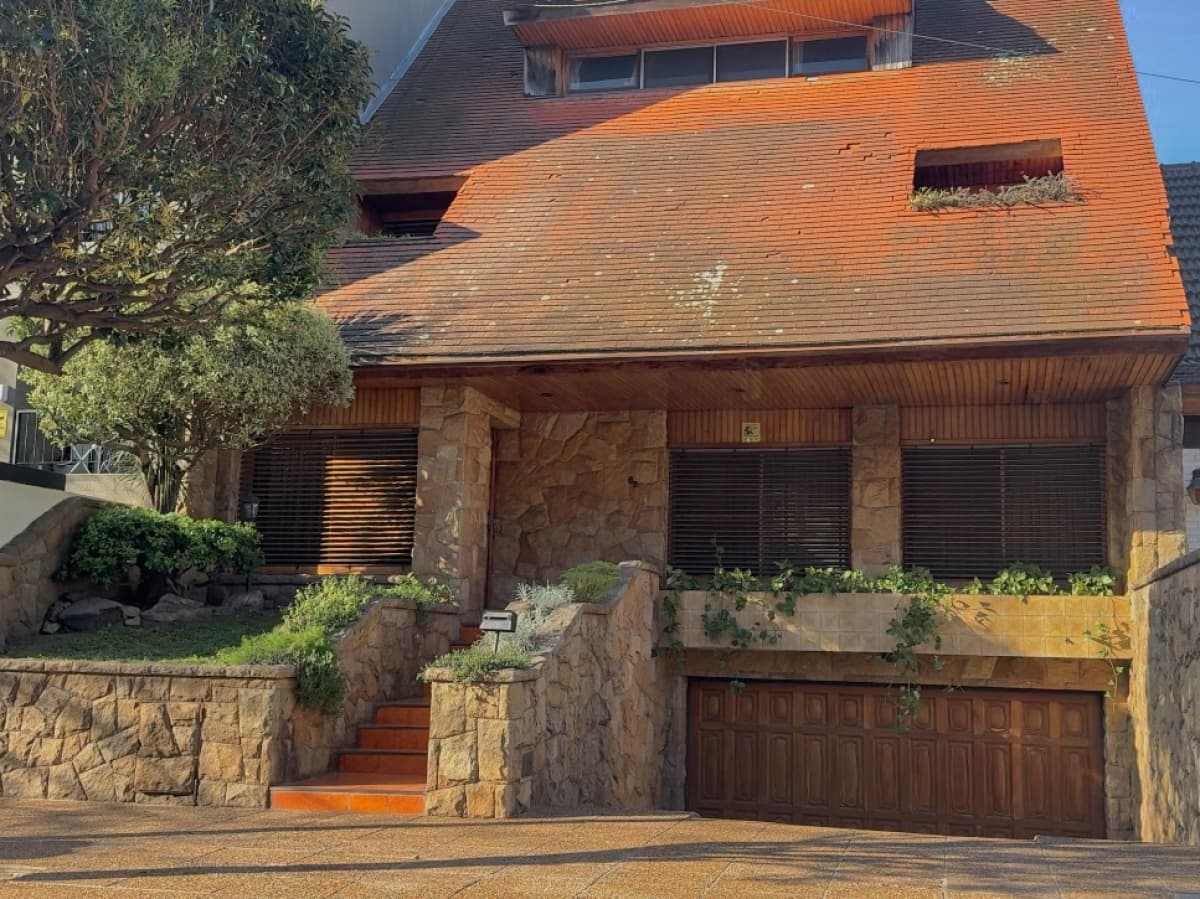 Casa en Venta Haedo / Moron (B134 466) - 1