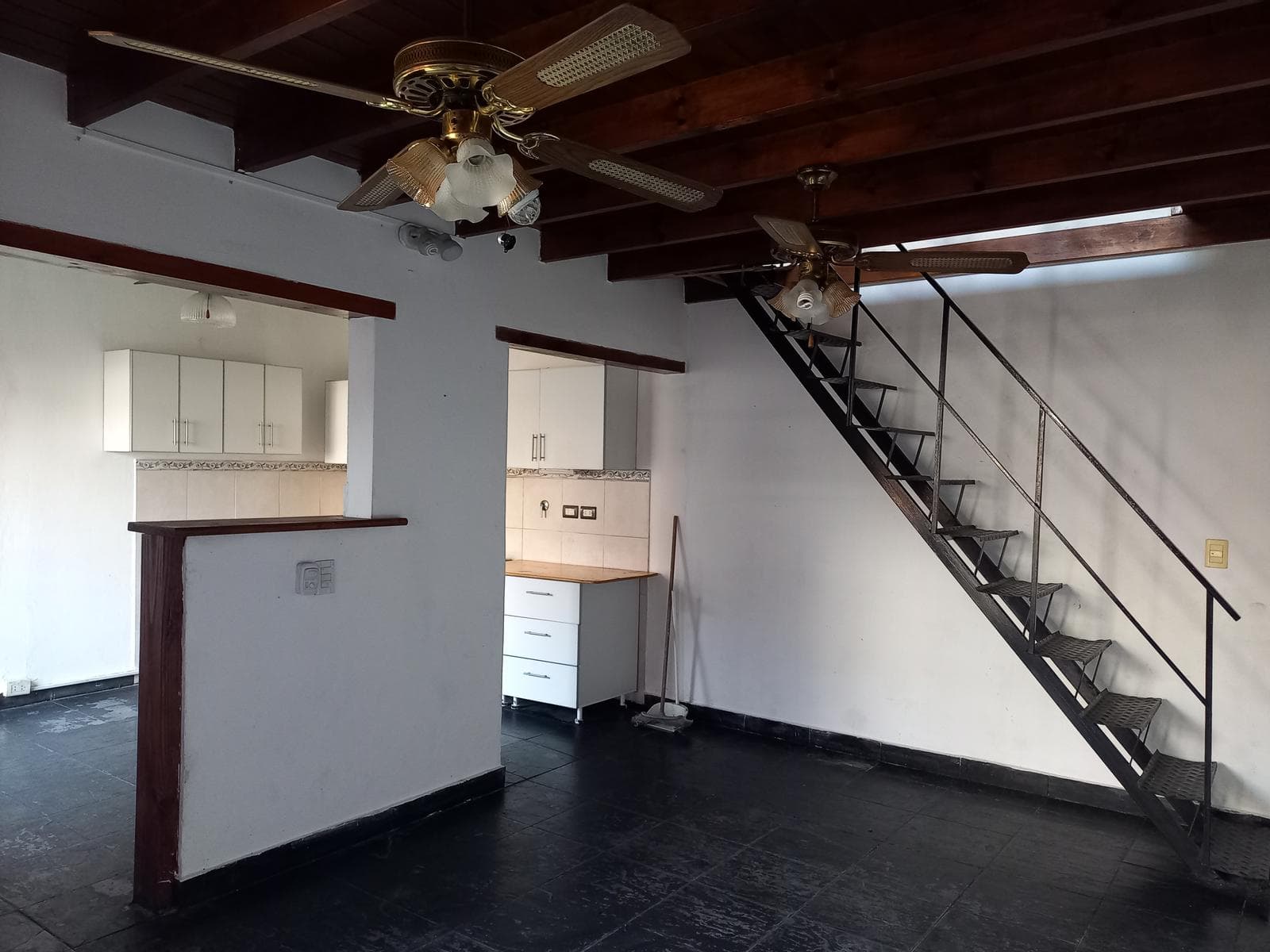 Casa tipo Ph 3 ambientes con jardin - 1