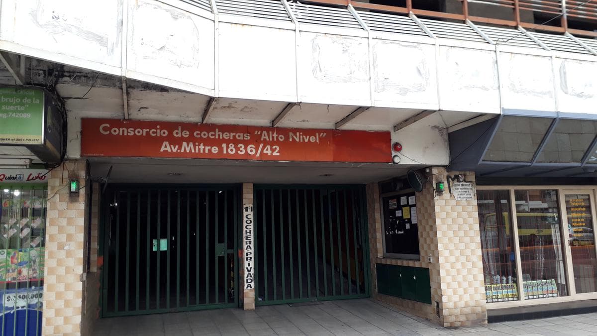Venta de Cochera en Sarandí(23854) - 1
