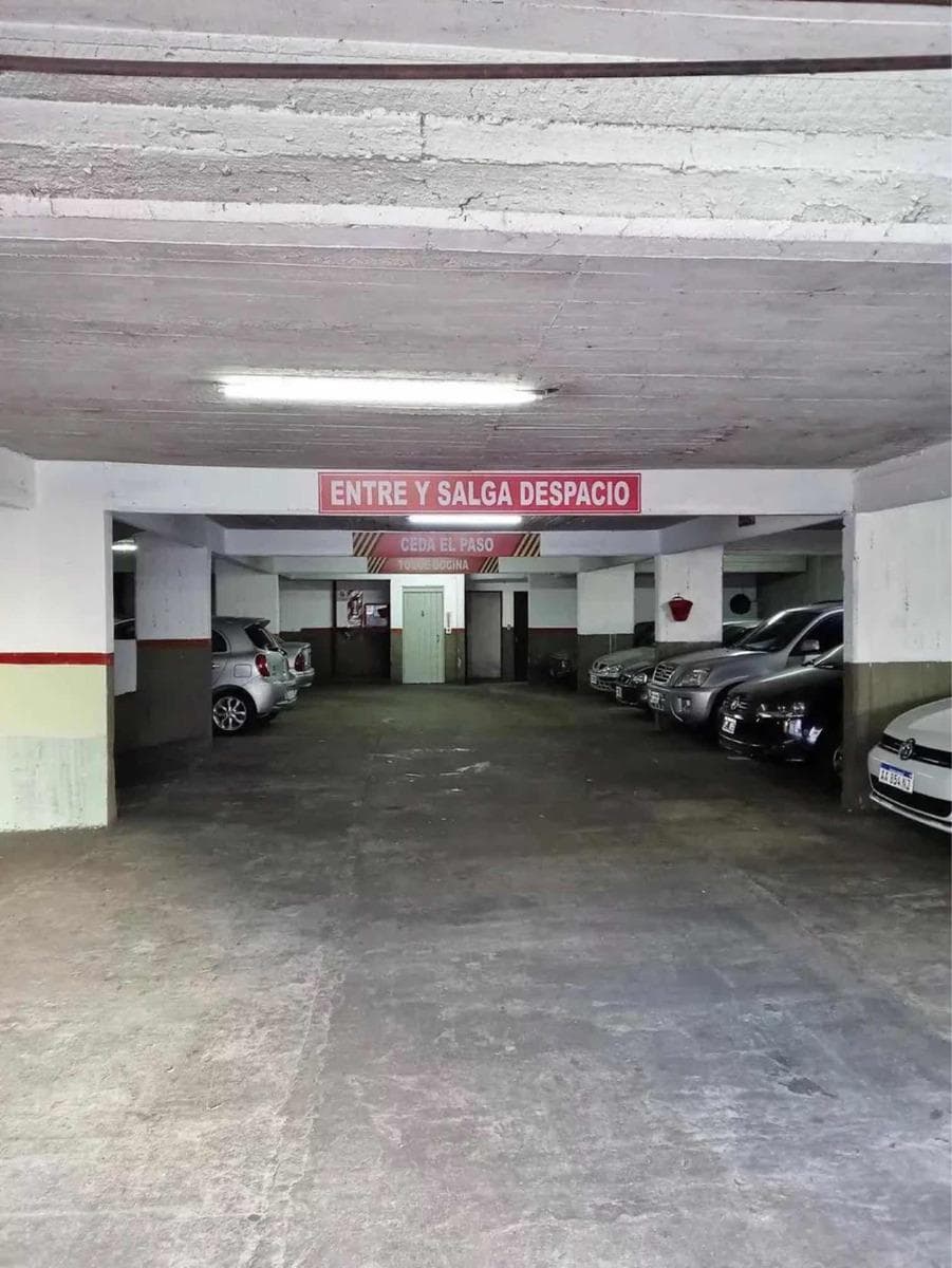 Cochera en venta - 14Mts2 - Flores - 1