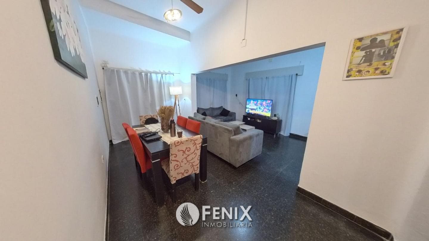 CF1128 - CASA CÉNTRICA APTA CRÉDITO HIPOTECARIO - 4 DORMITORIOS - 1