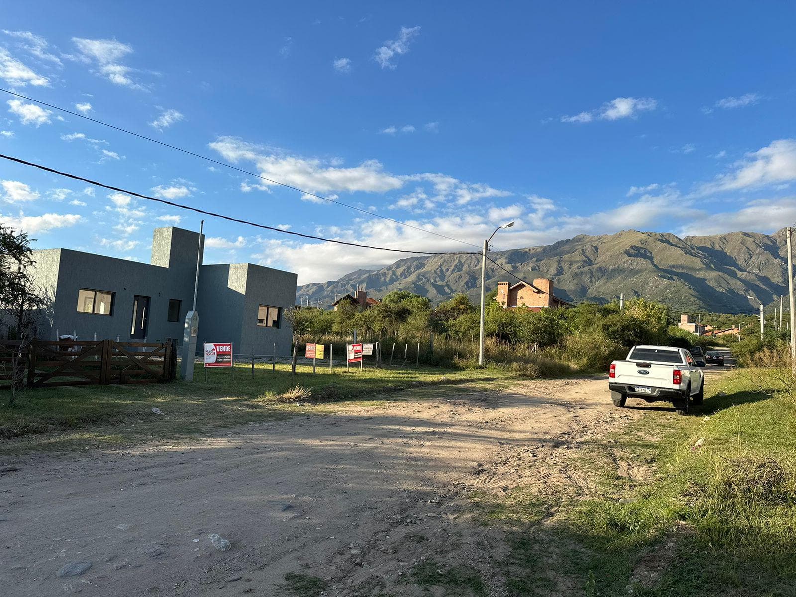 A 20 metros de Av. Del Libertador Barranca Colorada - 1