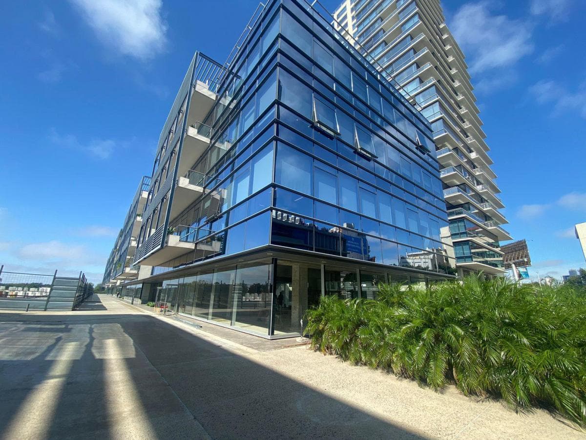 Alquiler de oficina de 157 m2 en Vicente López - 1