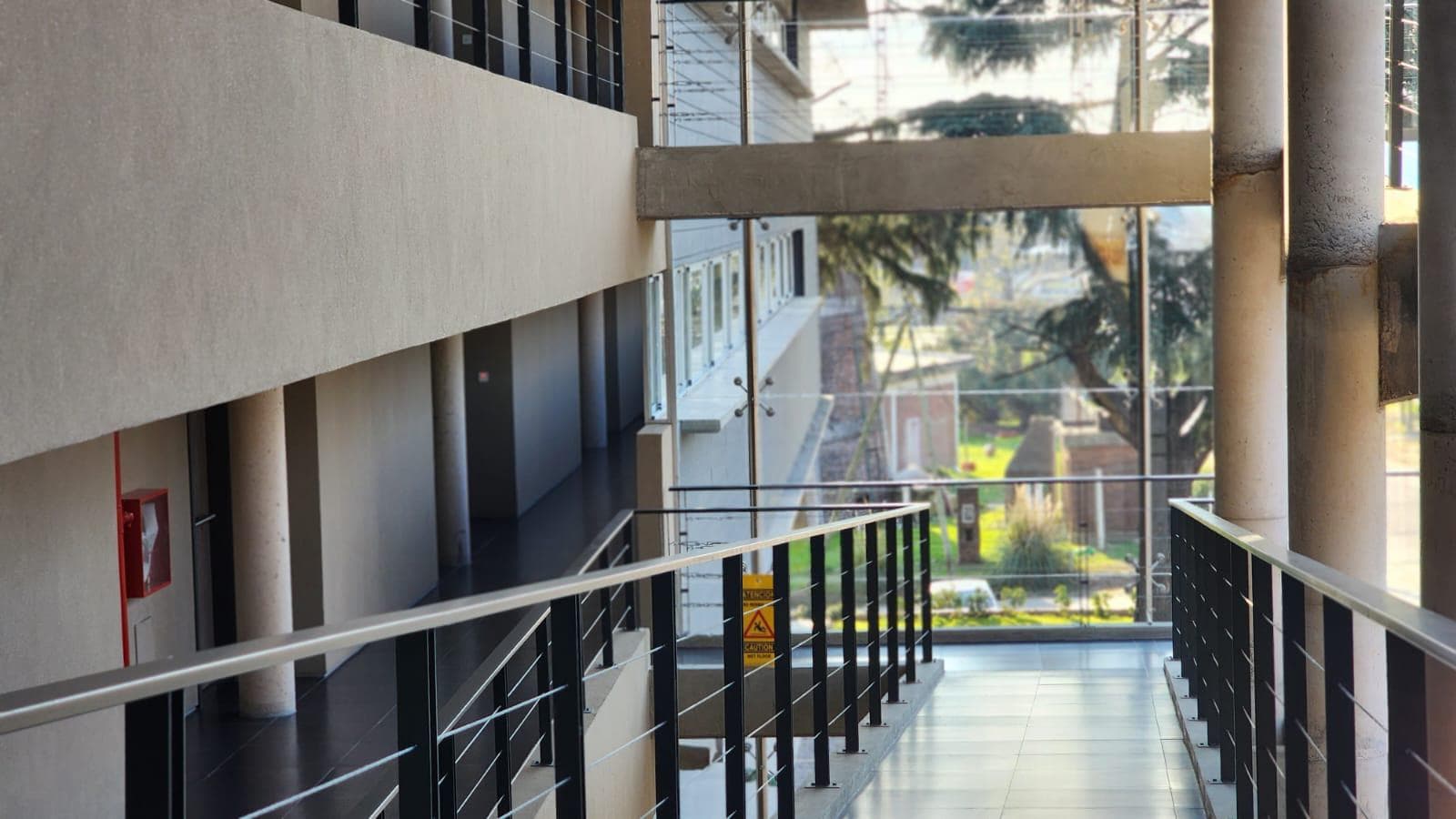 Venta Oficina con 2 Cocheras - Pilar - 1