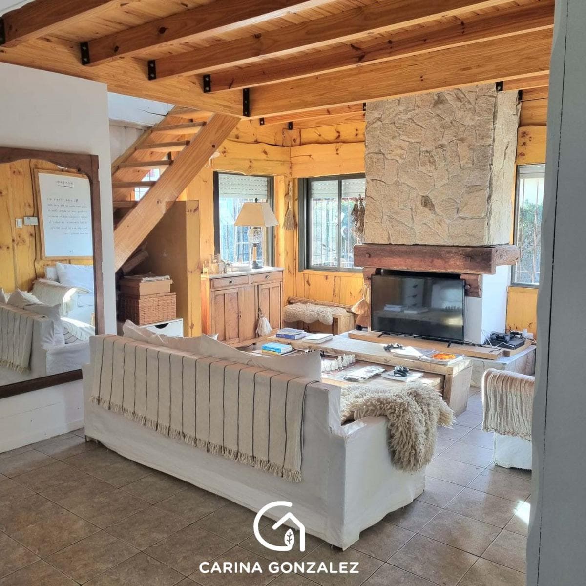 Venta casa en con PILETA Plottier - 1
