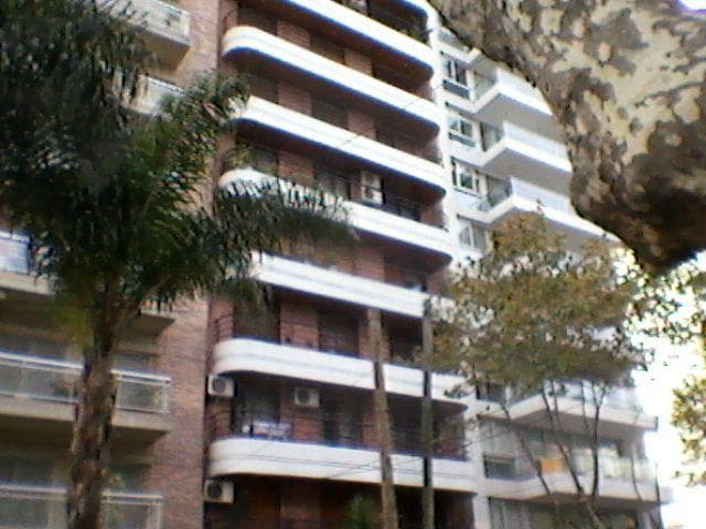 Departamento 3 ambientes al frente con balcon, cochera y baulera - 1