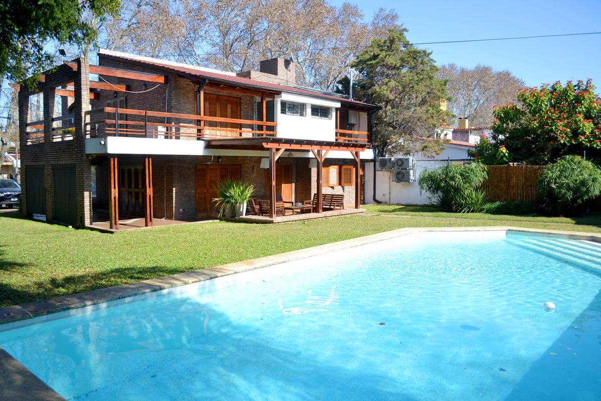 Venta casa en Rosario Alberdi. - 1