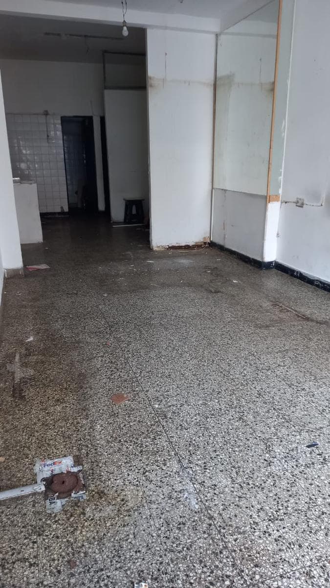 LOCAL 33M2 - SOBRE AV. BELGRANO - A 1 CUADRA DE AV. BOEDO - 1