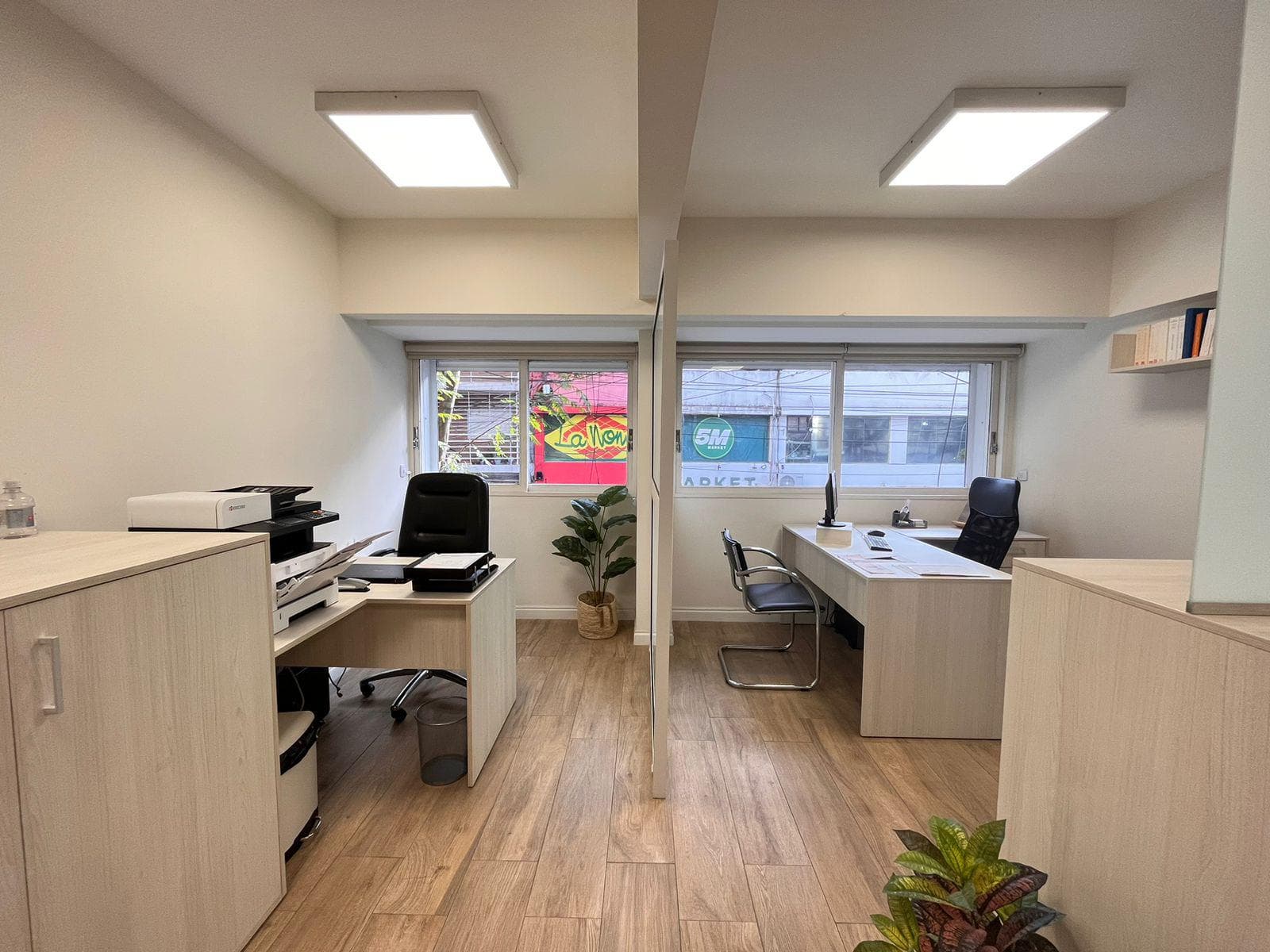 Oficina en alquiler, reciclada a nueva, en primer piso, en zona Tribunales, Rosario. Ideal Abogados. - 1