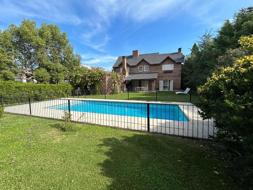 Excelente Casa En Venta - Los Cardales Country Club - 1