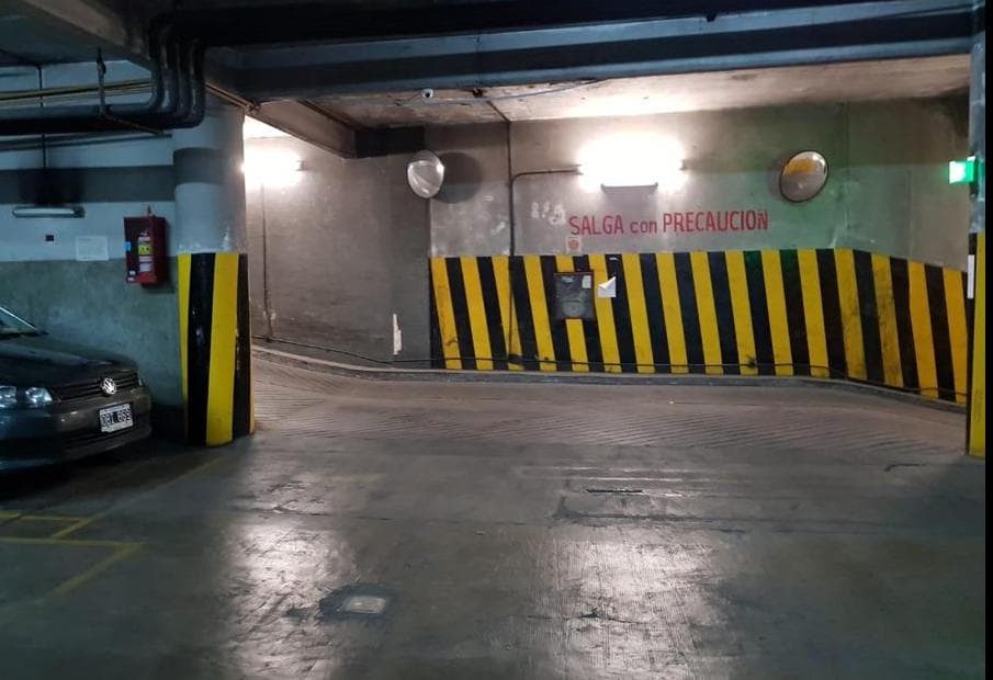 Cochera en venta - 12Mts2 - Monserrat - 1
