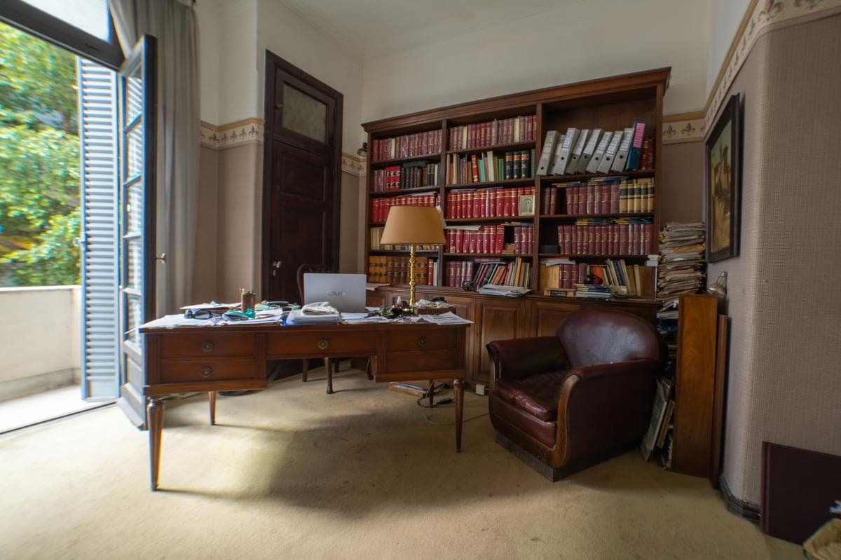 Piso en edificio Art Decó, gran potencial. Zona Teatro Colón. - 1