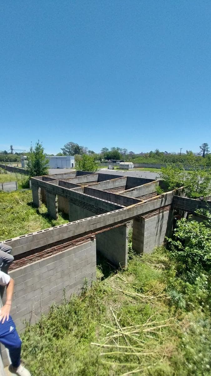 Venta Terreno con Construcción - 1