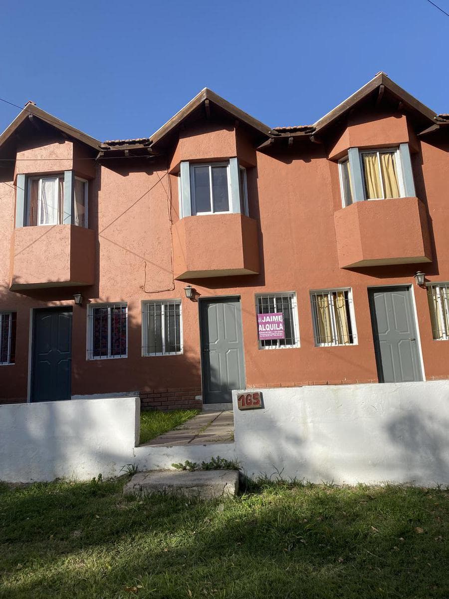 Duplex de un dormitorio en alquiler permante - 1