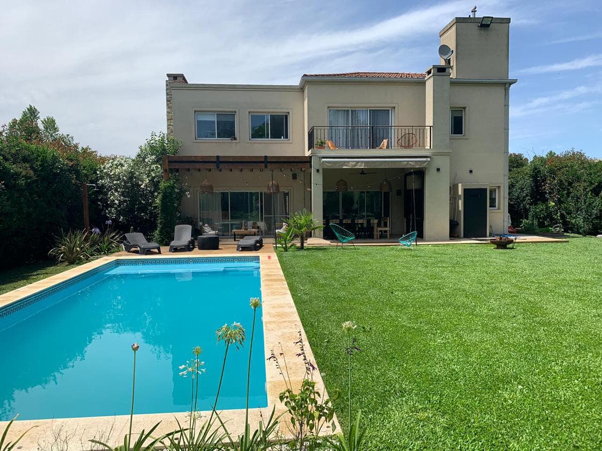 Alquiler Temporal - Casa 3 dormitorios con pileta - Bella Vista - Buenos Aires Village - 1