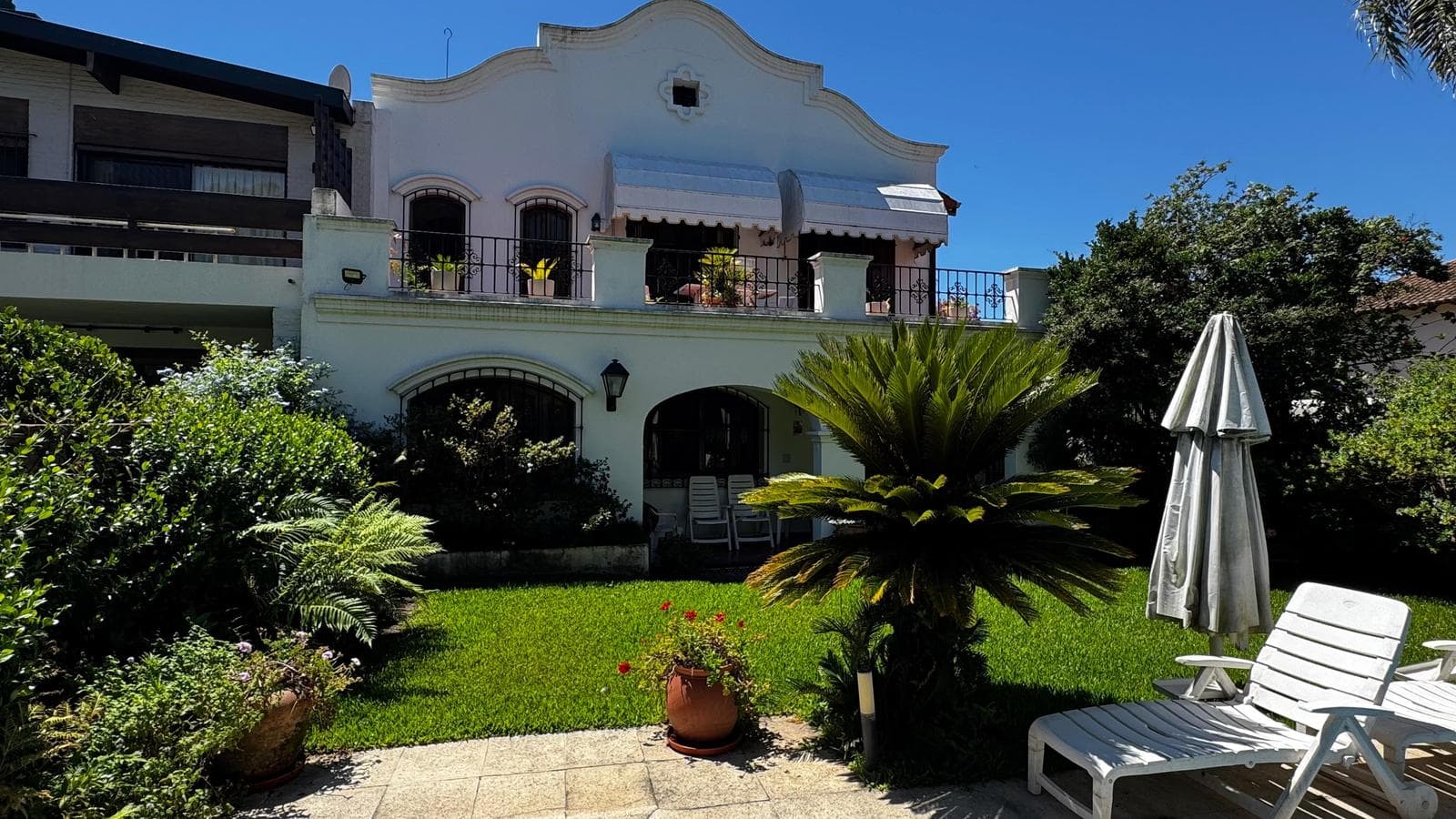 Excelente casa estilo español en la mejor ubicación de Acassuso - 1