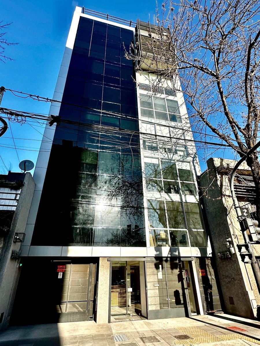 Oficina en alquiler en Parque Patricios. - 1